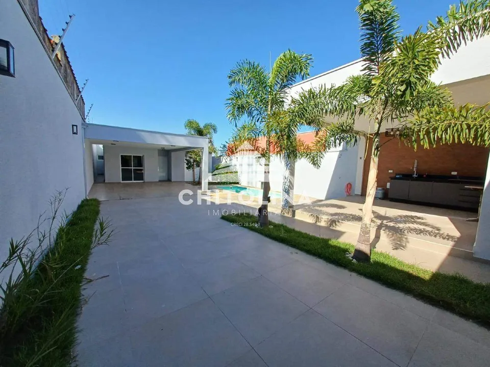 Quintal amplo com jardim e garagem coberta — Casa cód. 11414, Vila Barth