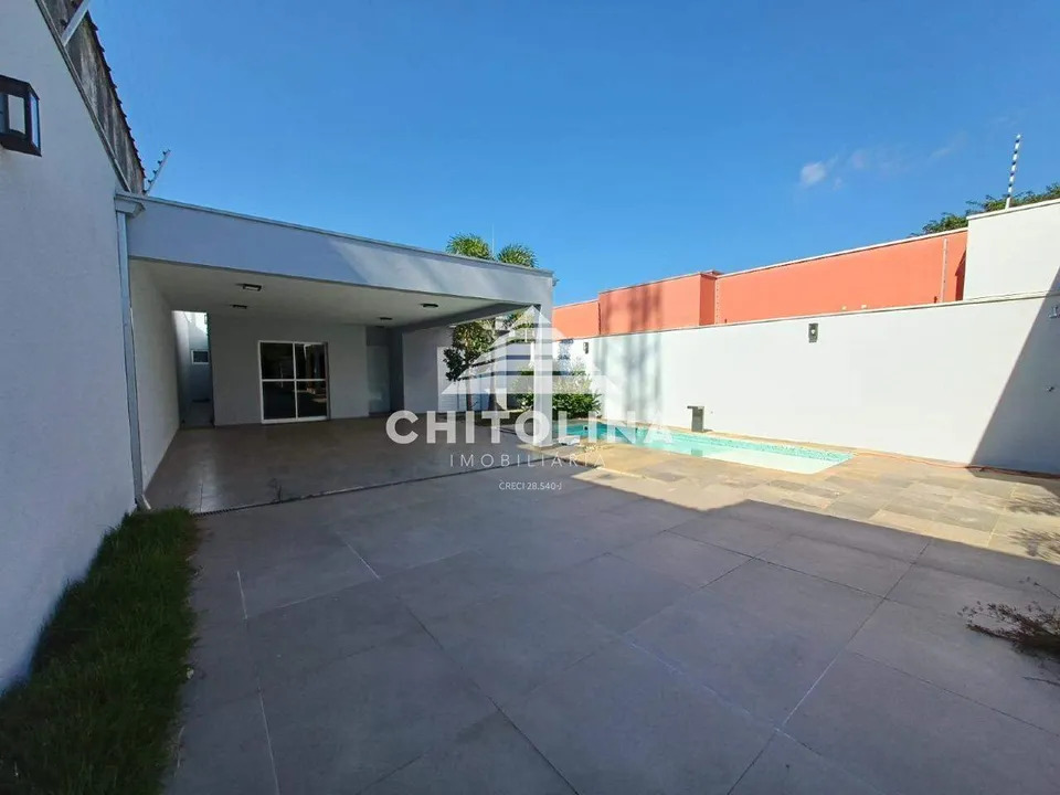 Garagem coberta com vista para a piscina — Casa cód. 11414, Vila Barth