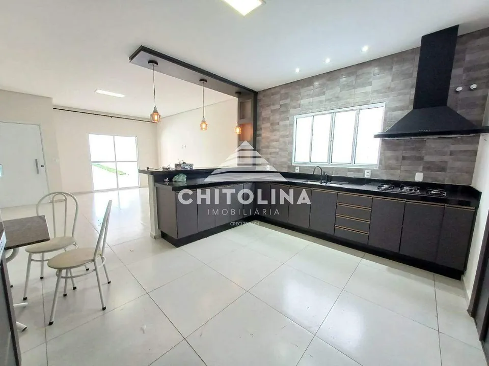 Cozinha planejada com coifa e bancada em granito — Casa cód. 11414, Vila Barth