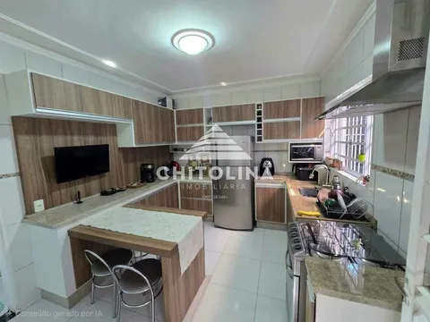 Cozinha com armários modulados e bancada de refeições — Casa cód. 11996, Vila Nastri