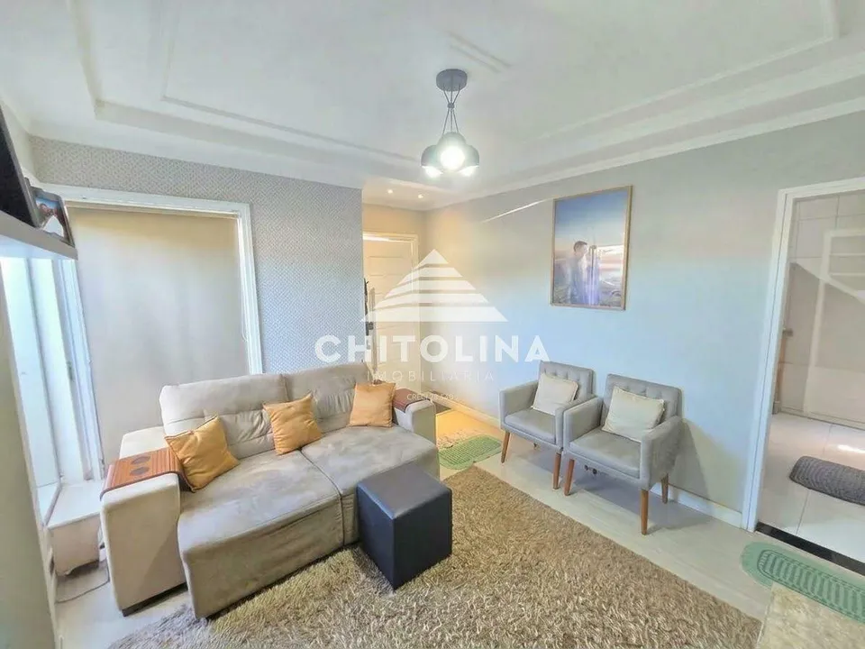 Sala de estar com sofá e acesso aos ambientes — Casa cód. 11996, Vila Nastri