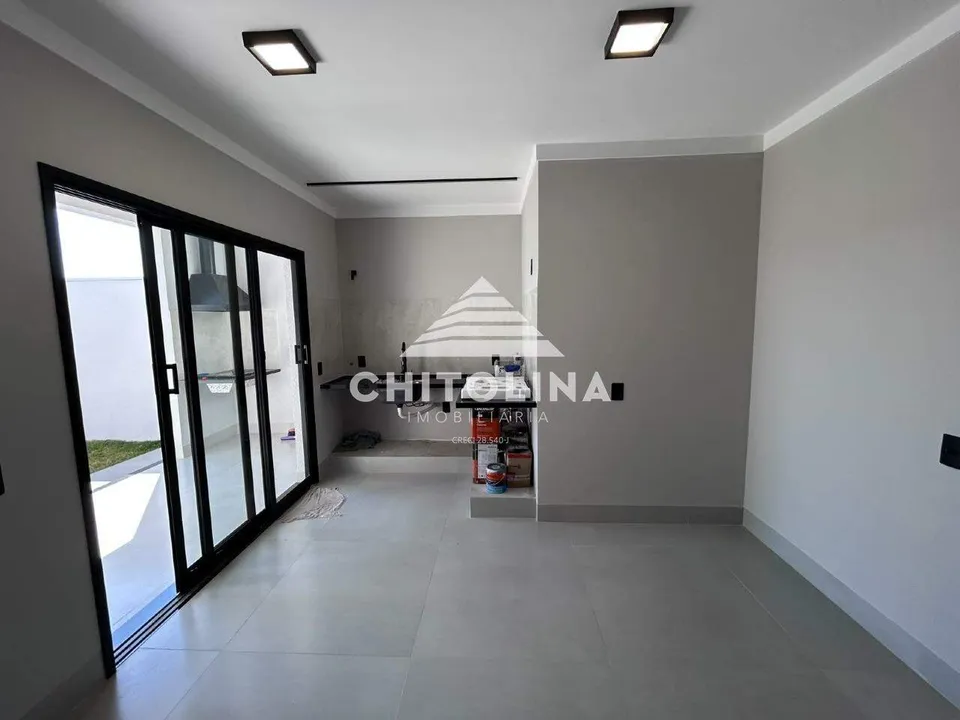 Cozinha integrada com porta de vidro para a churrasqueira — Casa cód. 11909, Vila Progresso
