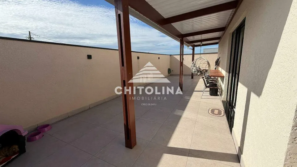 Quintal com piso e área coberta ao fundo — Casa cód. 11638, Terras de Santo Antônio