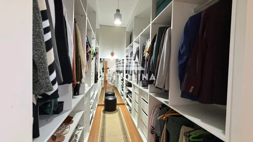 Closet planejado da suíte — Casa cód. 11638, Terras de Santo Antônio
