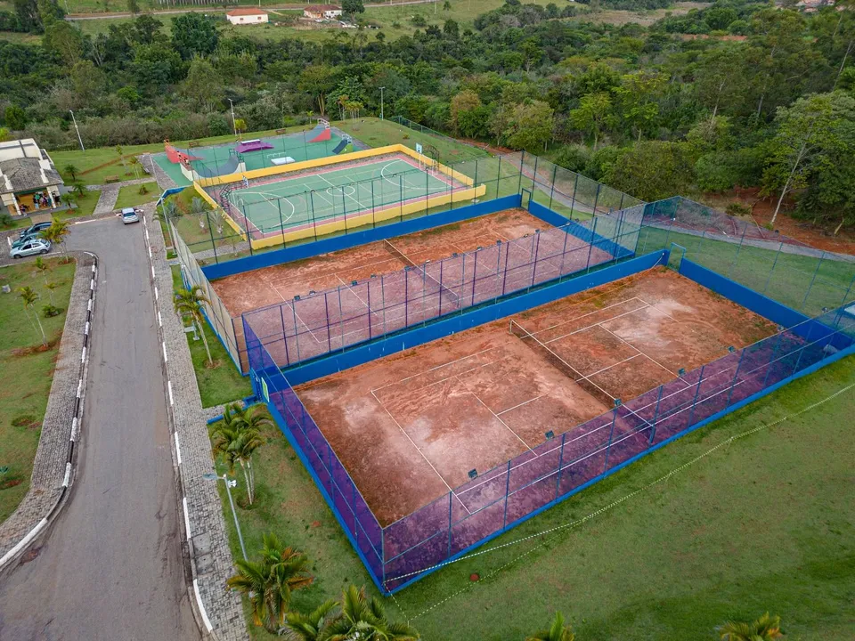 Vista aérea das quadras de tênis e beach tennis — Casa cód. 11638, Terras de Santo Antônio
