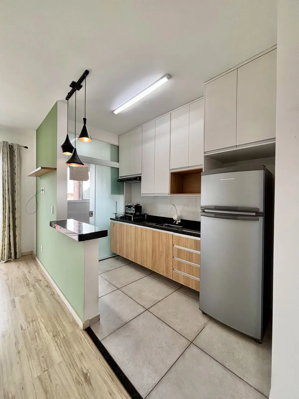 Cozinha planejada com armários e bancada em granito — Apartamento cód. 1200, Jardim Shangri-lá
