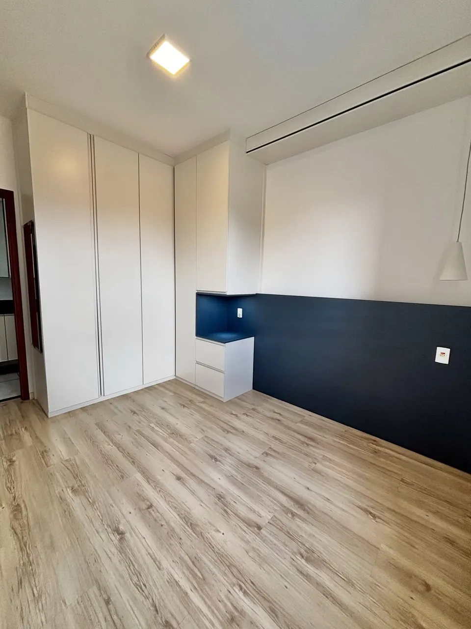 Suíte com armários planejados — Apartamento cód. 1200, Jardim Shangri-lá