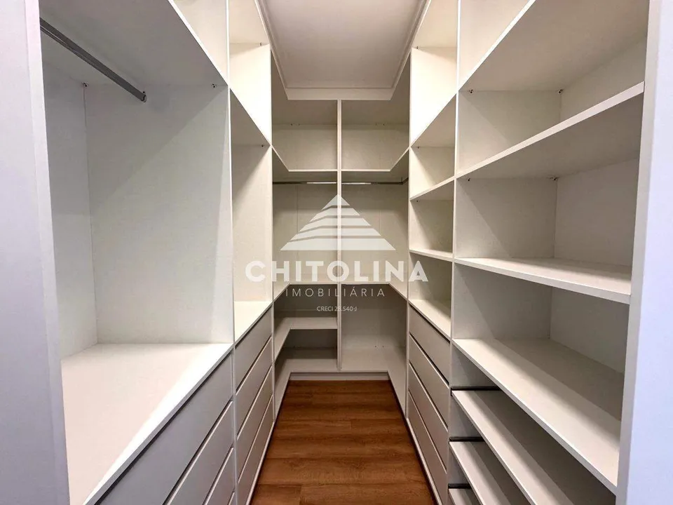 Closet planejado da suíte — Casa cód. 11623, Terras de Santo Antônio