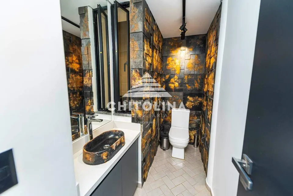 Lavabo com cuba de pedra e revestimento corten — Casa em condomínio cód. 9260, Golden Ville