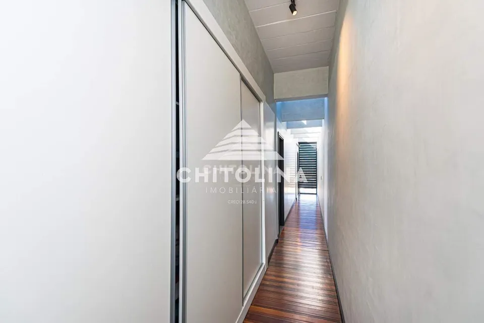 Circulação do pavimento superior com piso de madeira — Casa em condomínio cód. 9260, Golden Ville