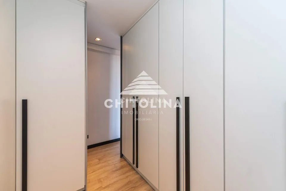 Closet com armários brancos até o teto — Casa em condomínio cód. 9260, Golden Ville