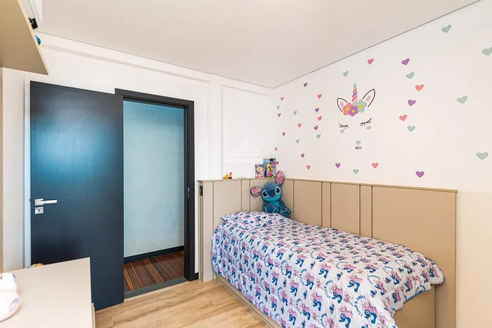Suíte infantil com cama de solteiro e armário — Casa em condomínio cód. 9260, Golden Ville