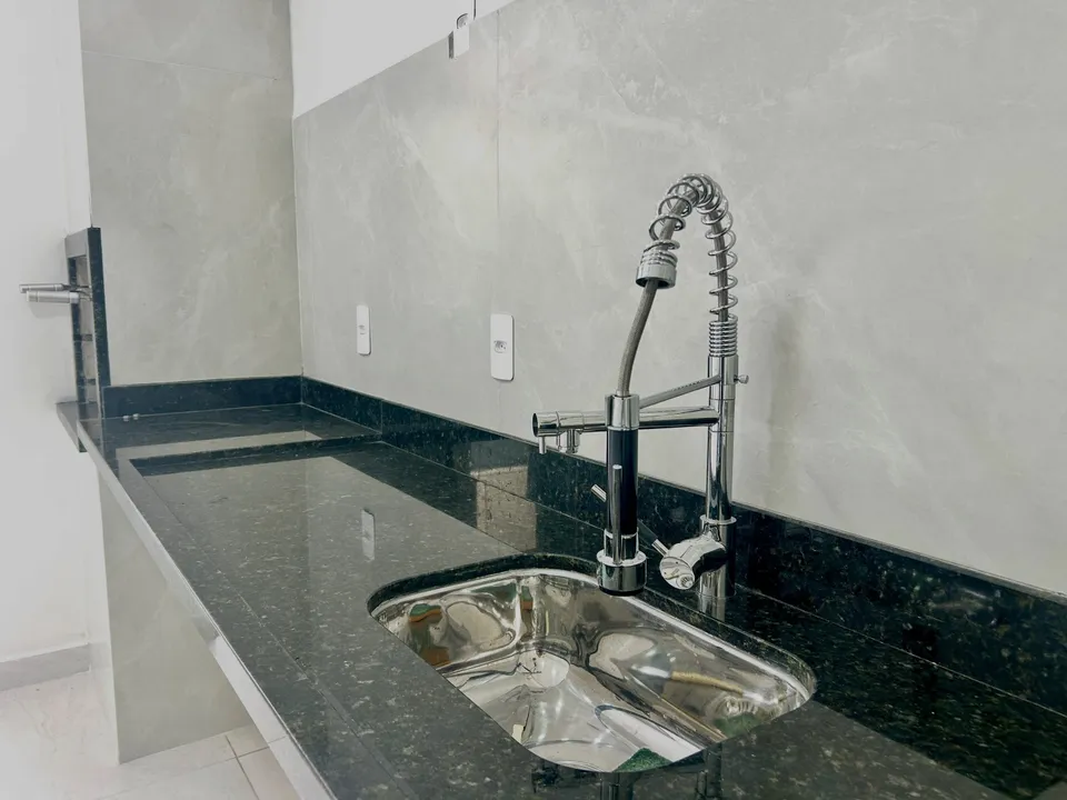 Bancada em granito preto com torneira gourmet — Casa cód. 11854, Residencial Villaggio di Capri
