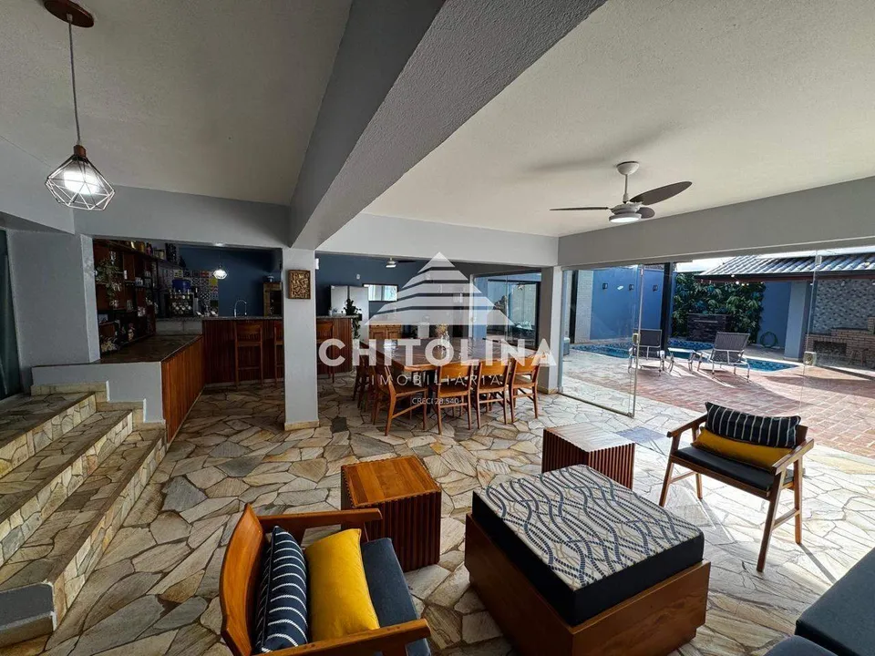 Espaço gourmet coberto com bar e estar voltado para a piscina — Casa cód. 9584, Jardim Colombo