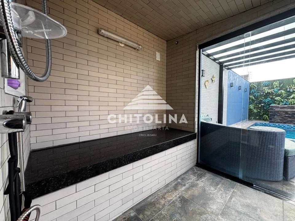 Sauna com banco em granito e porta de vidro — Casa cód. 9584, Jardim Colombo