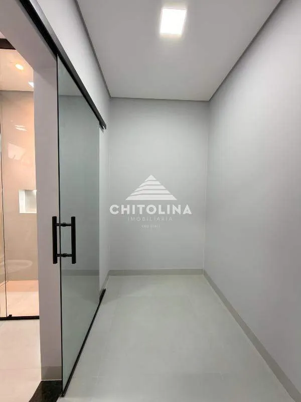 Closet da suíte com porta de correr em vidro — Casa em condomínio cód. 11993, Vila Progresso