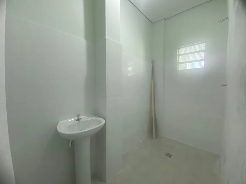 Banheiro da edícula com chuveiro — Casa cód. 11364, Jardim Itália